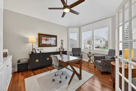 $900,000 | 4 Carlton Court, Inverness, IL 60010