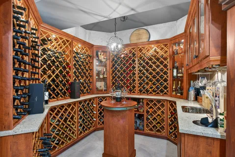 $900,000 | 4 Carlton Court, Inverness, IL 60010
