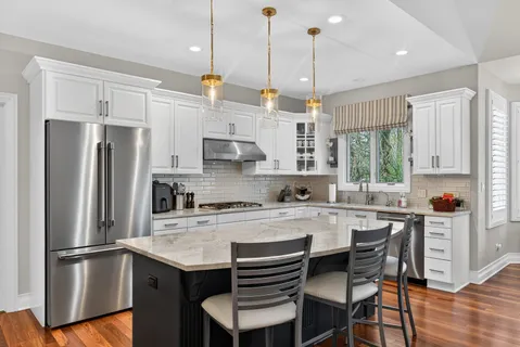 $900,000 | 4 Carlton Court, Inverness, IL 60010