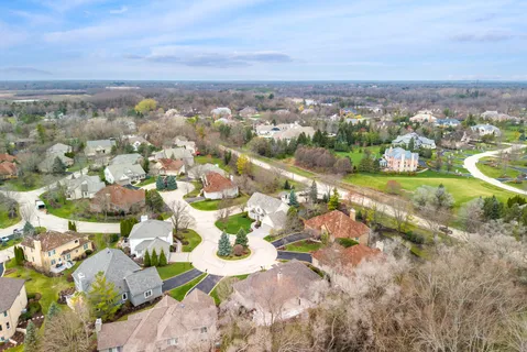 $900,000 | 4 Carlton Court, Inverness, IL 60010