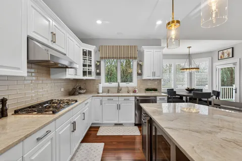 $900,000 | 4 Carlton Court, Inverness, IL 60010
