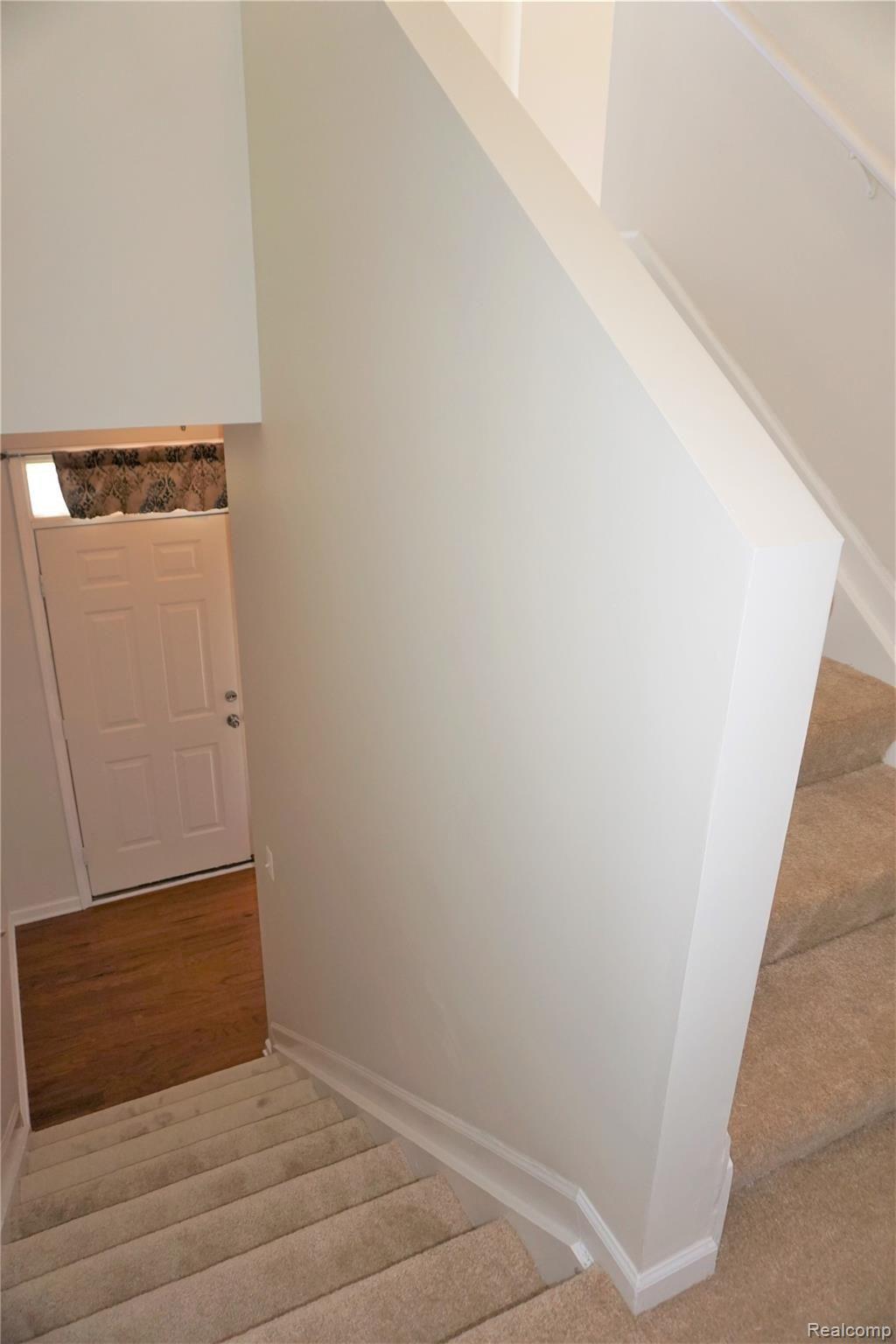 23452 Ridgeview Street Taylor, MI 48180 - Photo 4 of 26 06 Entry.jpg