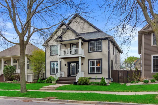 $699,900 | 1821 Vel R. Phillips Avenue, Milwaukee, WI 53212