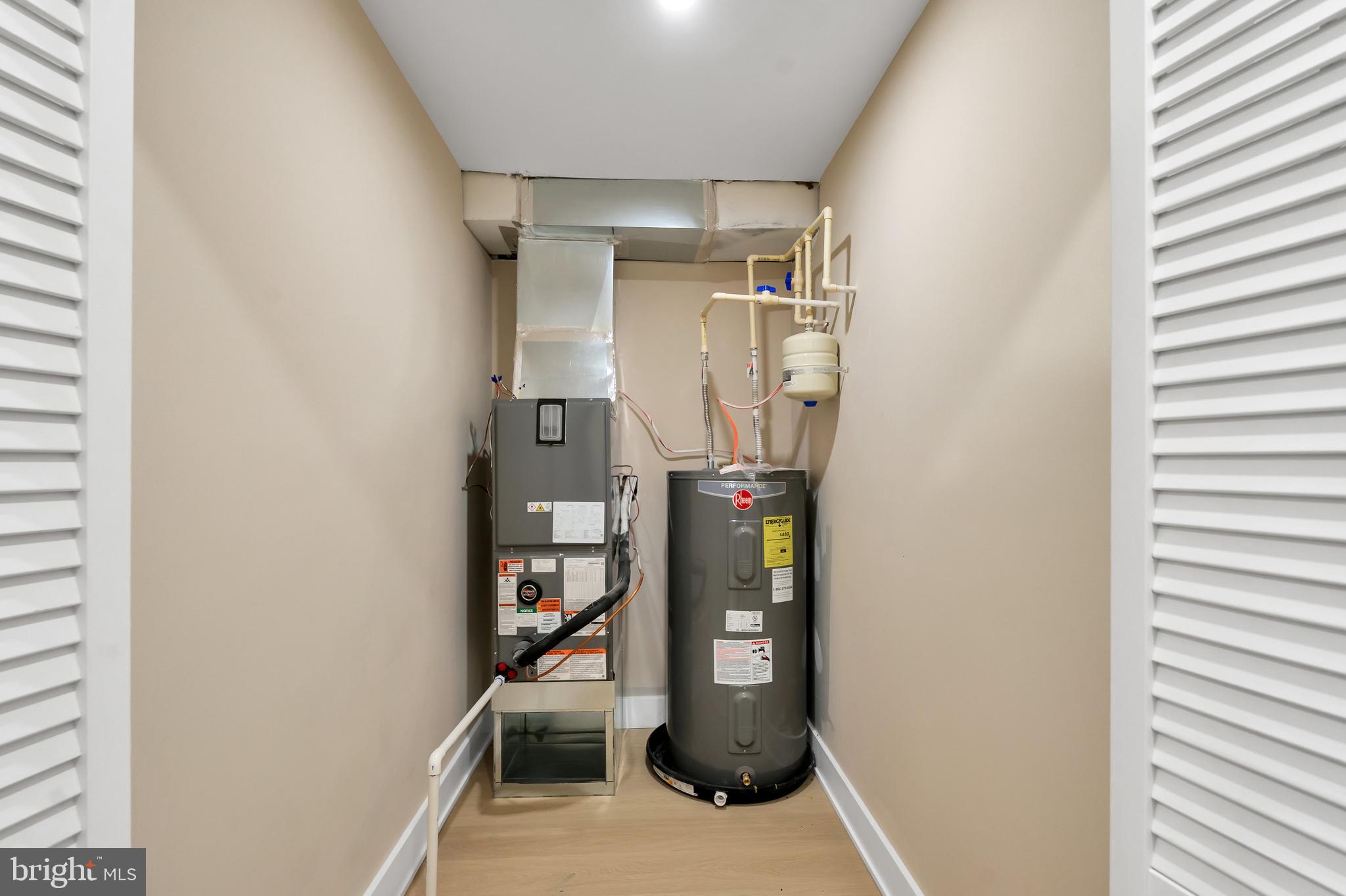 1274 Meigs Place Northeast Washington, DC 20002 - Photo 27 of 57 a view of a hallway with wooden floor and entryway
