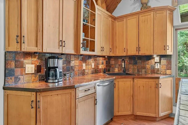 $575,000 | 532 Sherwood Forest, Londonderry, VT 05148