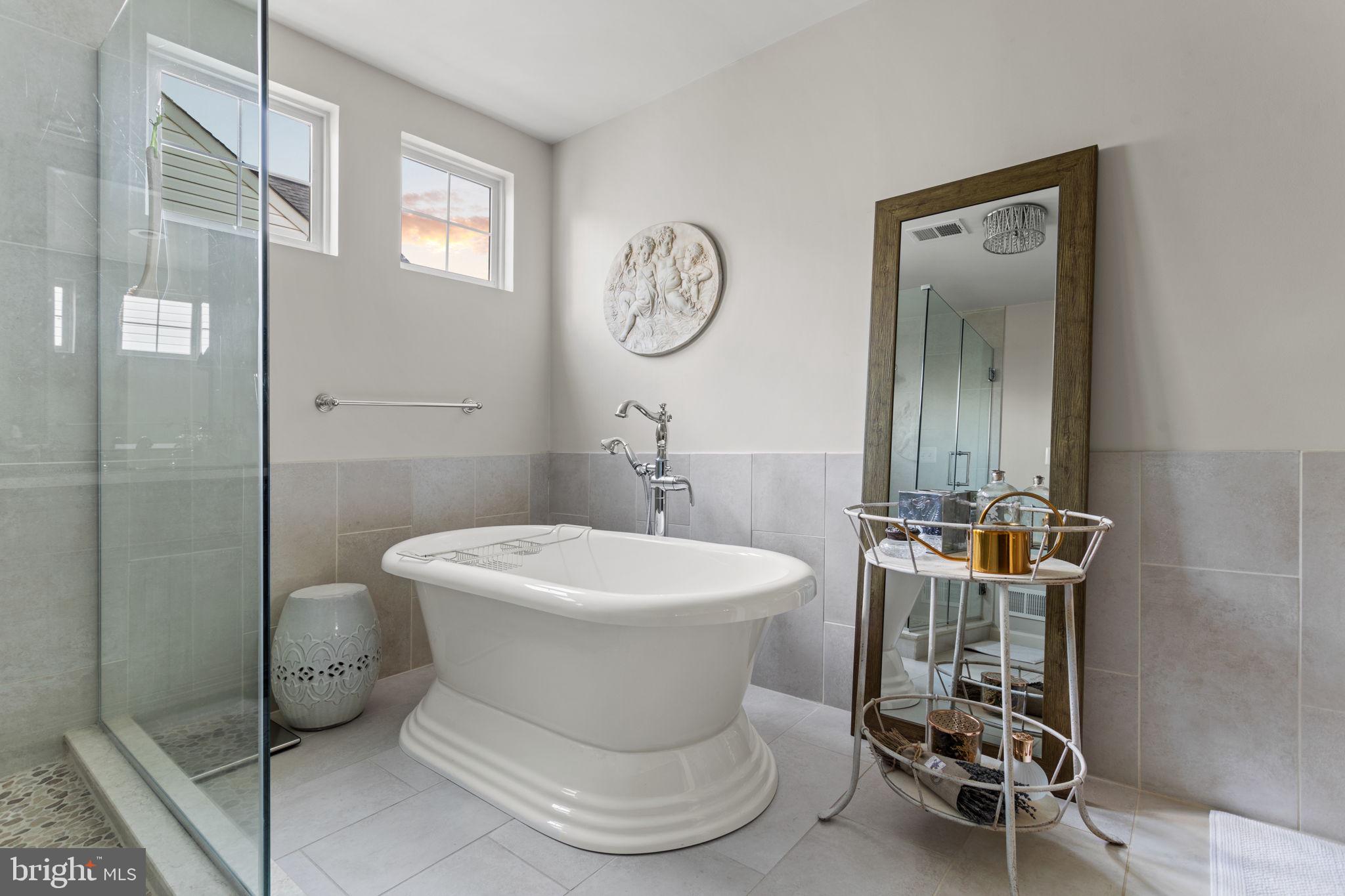 5940 Sandy Ridge Elkridge, MD 21075 - Photo 61 of 106 Soaking tub