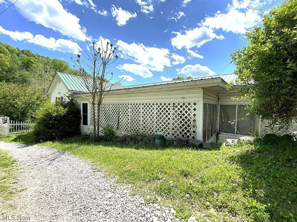 2174 Middle Fork Road Reedy, WV 25270 - Photo 36 of 50