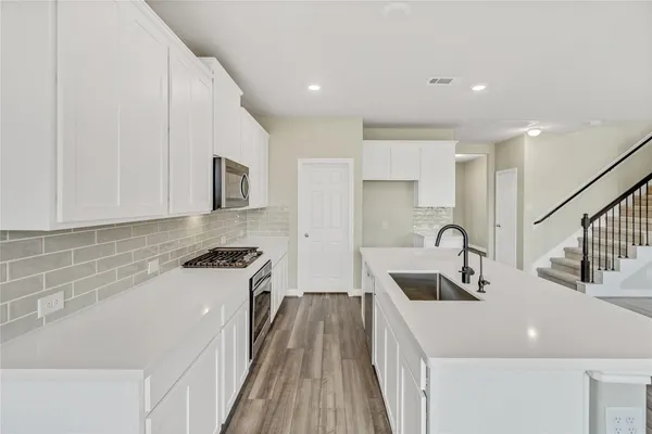 $3,040 | 134 Solana Point Drive, Katy, TX 77493