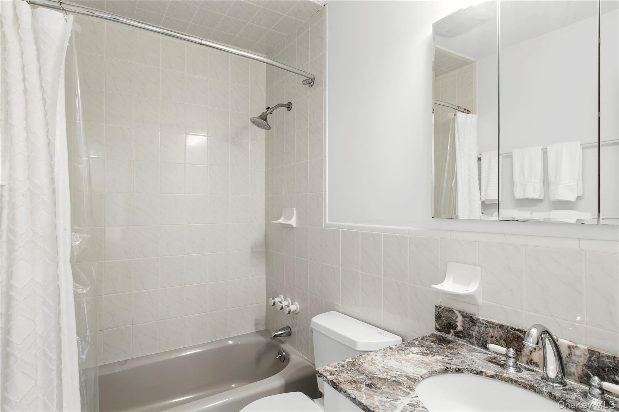 7 South Pond Road East Hampton, NY 11937 - Photo 12 of 21 Gallery Image 12