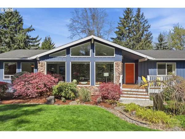 $925,000 | 19363 Southeast Debora Drive, Damascus, OR 97089