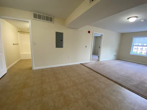 $1,965 | 100 Sentinel Court, Unit 202, Manchester, NH 03103