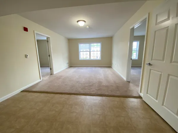 $1,965 | 100 Sentinel Court, Unit 202, Manchester, NH 03103