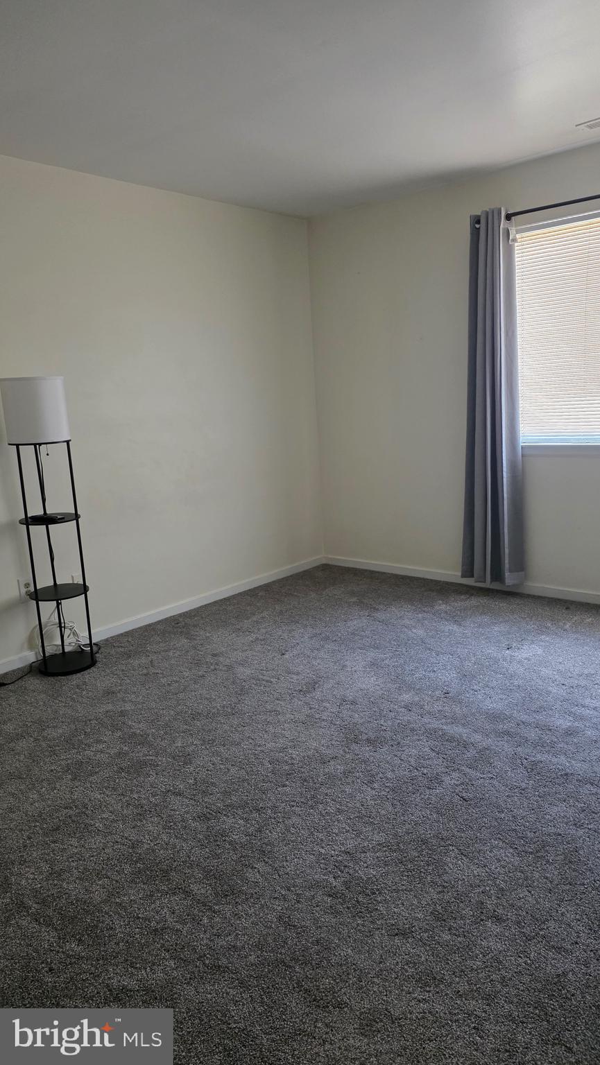 1212 Roberts Way Voorhees, NJ 08043 - Photo 18 of 29 an empty room with windows