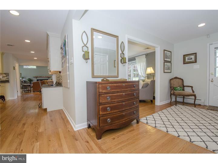 204 Spring Road Malvern, PA 19355 - Photo 2 of 22 Foyer