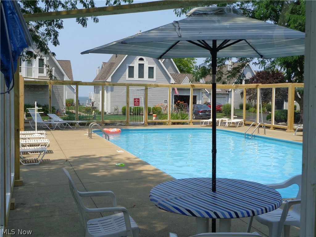 4611 Cleveland Road East, Unit 922 Huron, OH 44839 - Photo 9 of 34 Association heated in-ground pool.