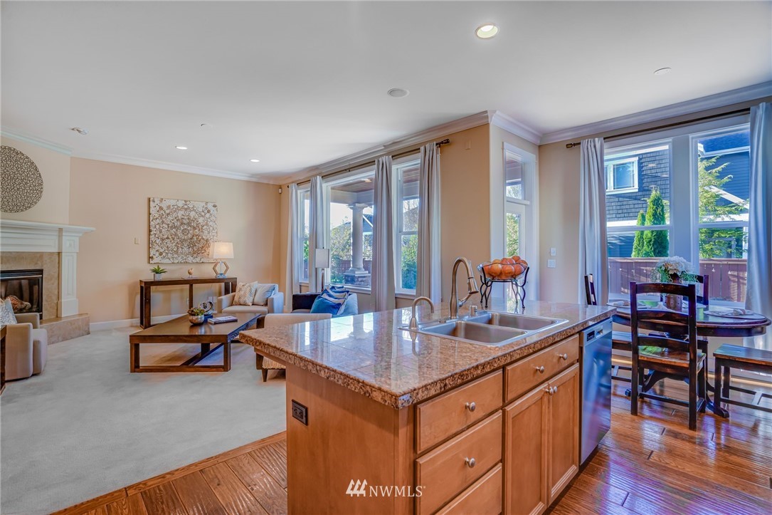 816 South 38th Court Renton, WA 98055 - Photo 4 of 23 Gallery Image 4