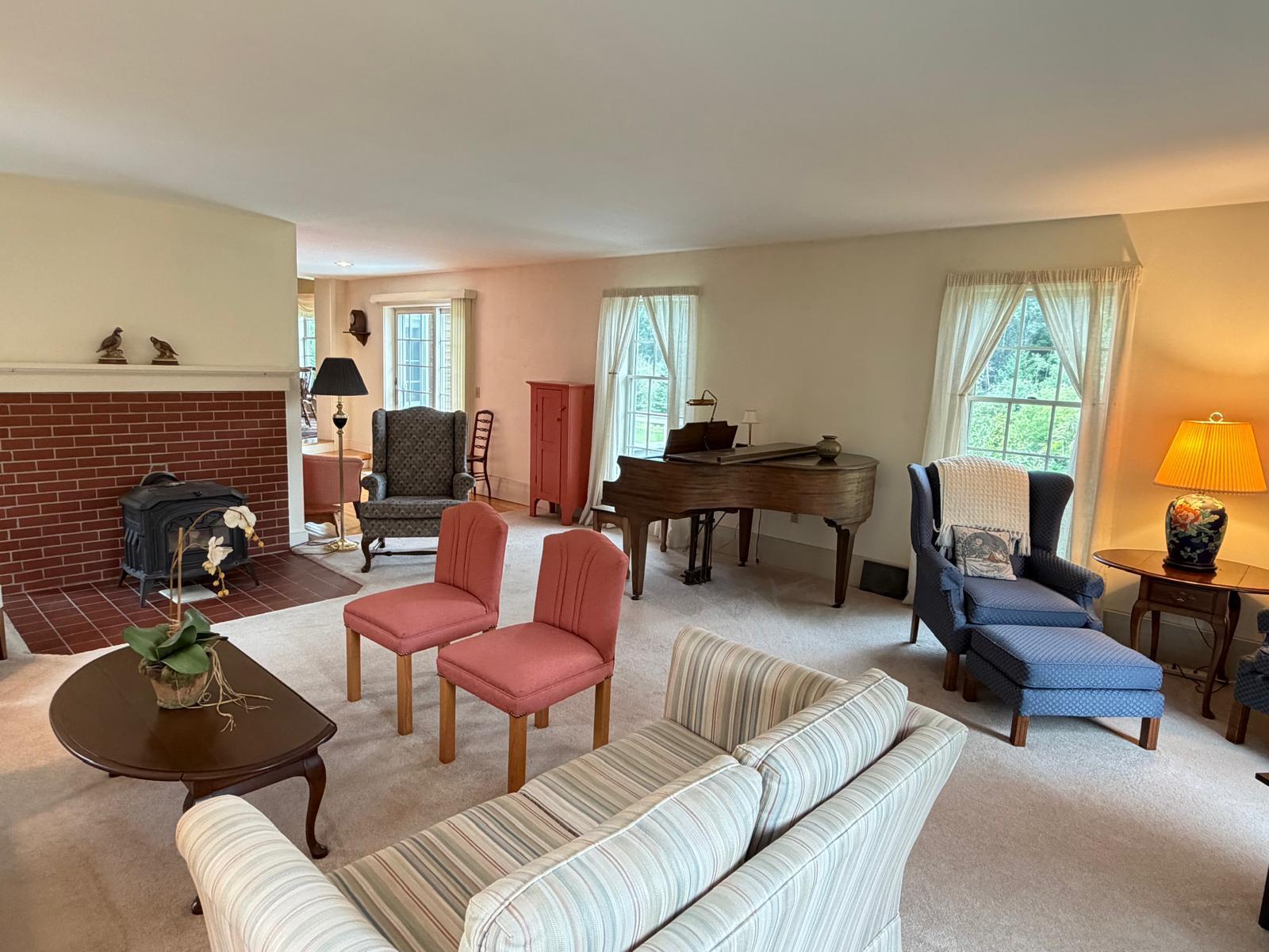 369 Fort Fairfield Road Presque Isle, ME 04769 - Photo 38 of 63 Living Room