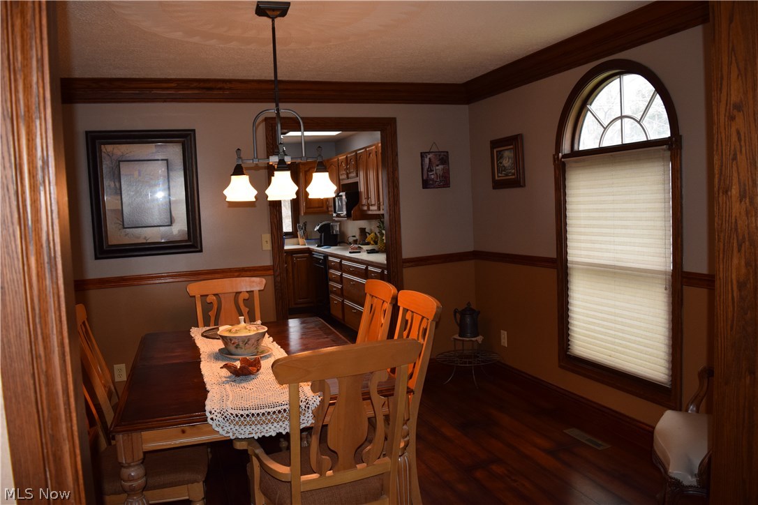 909 Bridge Road Akron, OH 44312 - Photo 6 of 32 Gallery Image 6