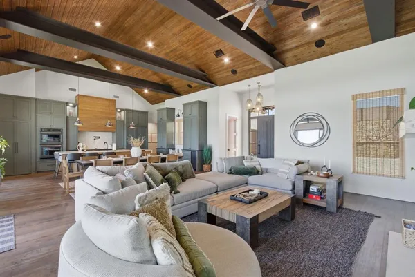 $3,995,000 | 5405 Edgewater Drive, Graham, TX 76450
