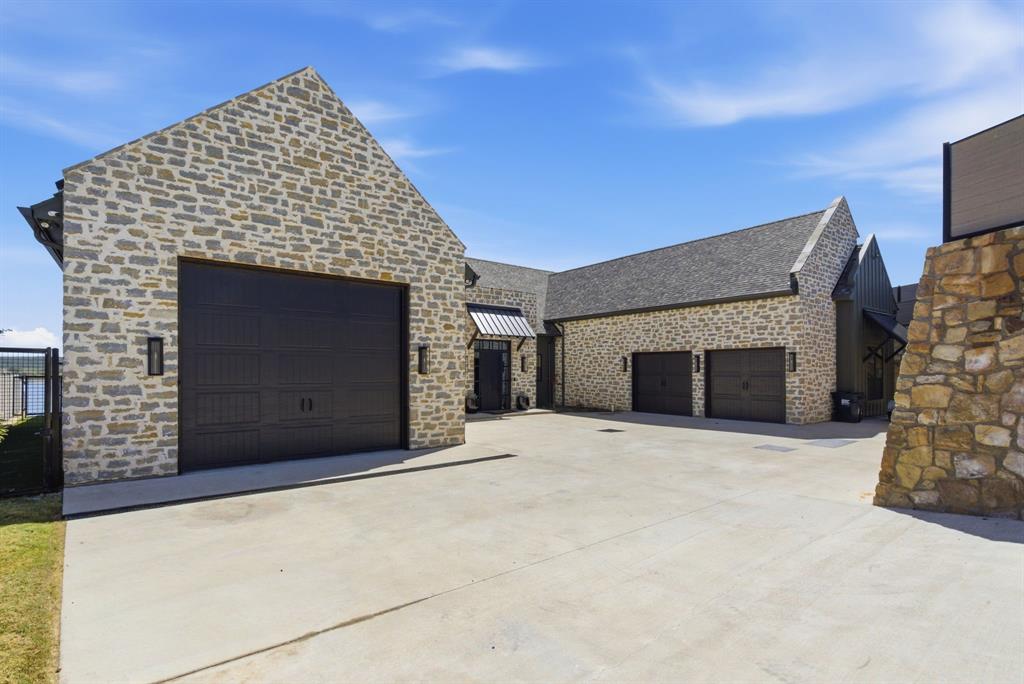 5405 Edgewater Drive Graham, TX 76450 - Photo 7 of 40