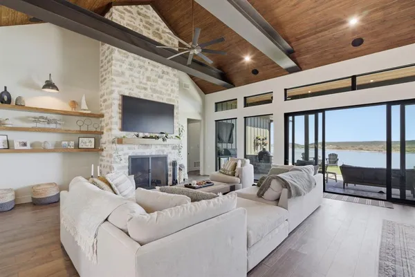 $3,995,000 | 5405 Edgewater Drive, Graham, TX 76450