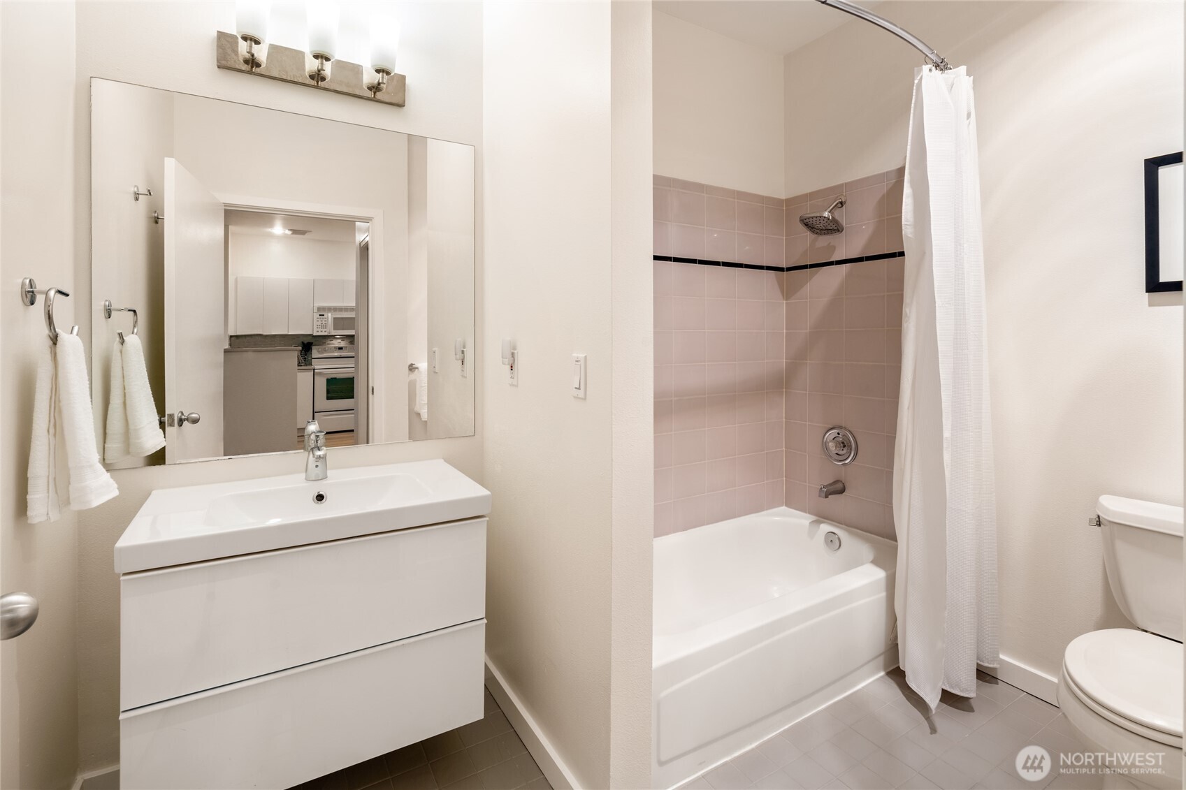 2415 2nd Avenue, Unit 432 Seattle, WA 98121 - Photo 17 of 36