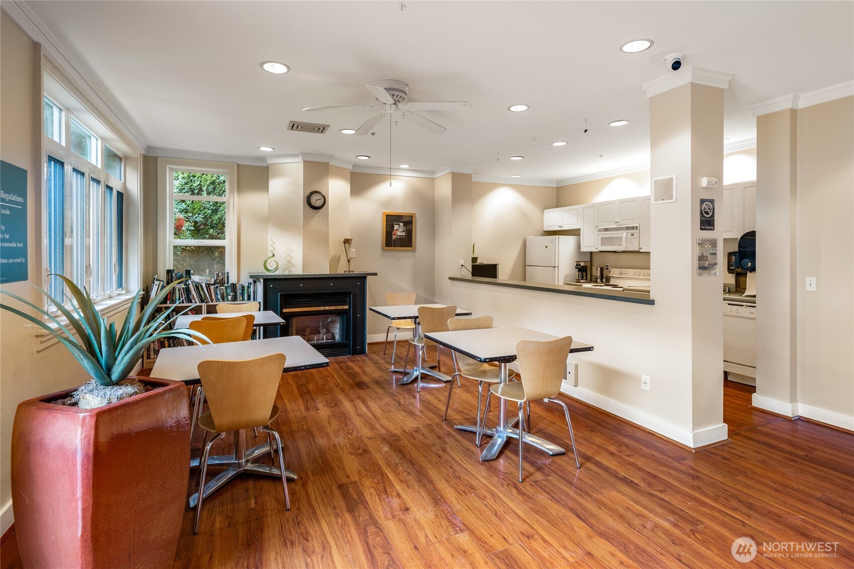 2415 2nd Avenue, Unit 432 Seattle, WA 98121 - Photo 27 of 36
