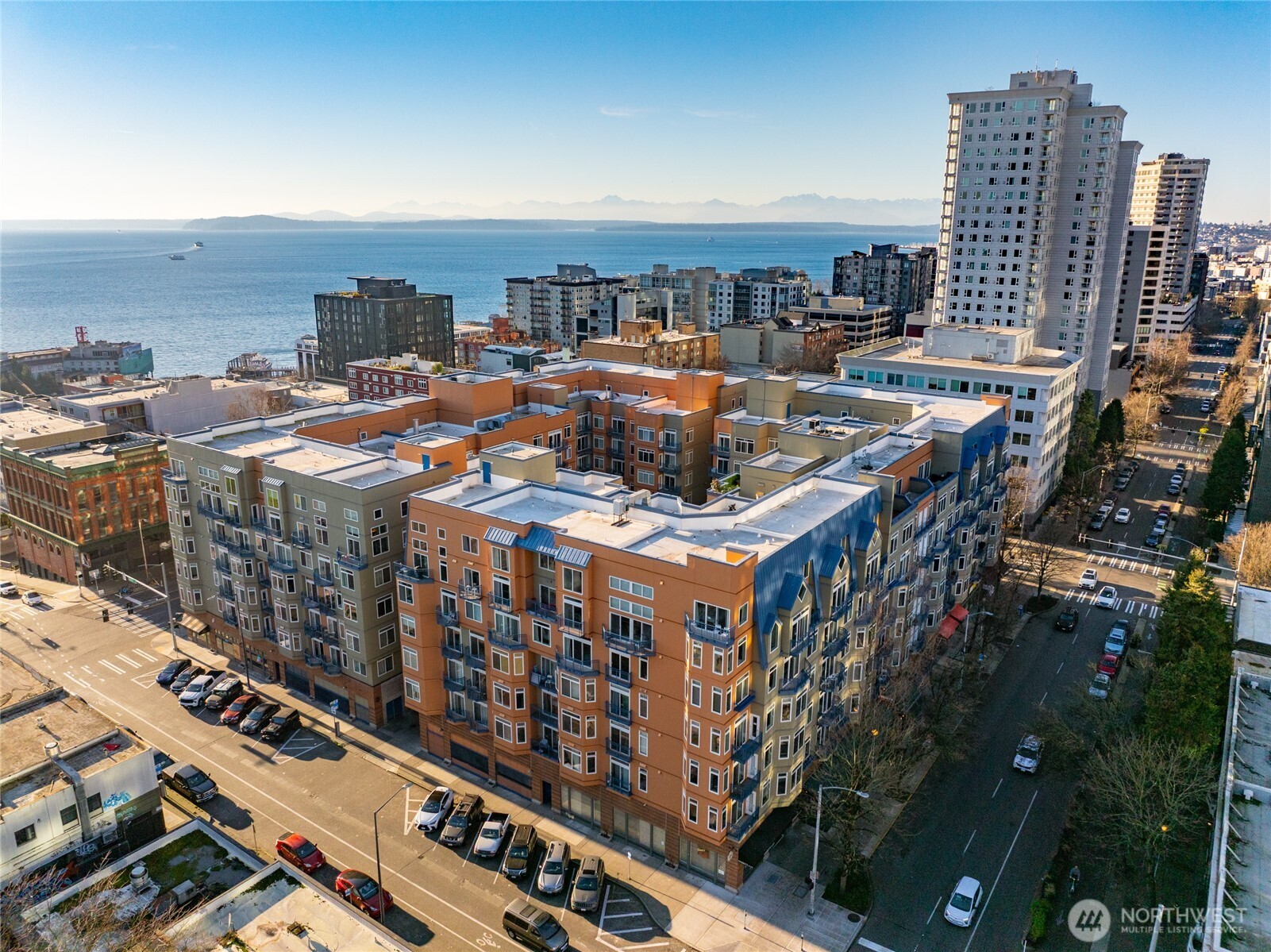 2415 2nd Avenue, Unit 432 Seattle, WA 98121 - Photo 34 of 36