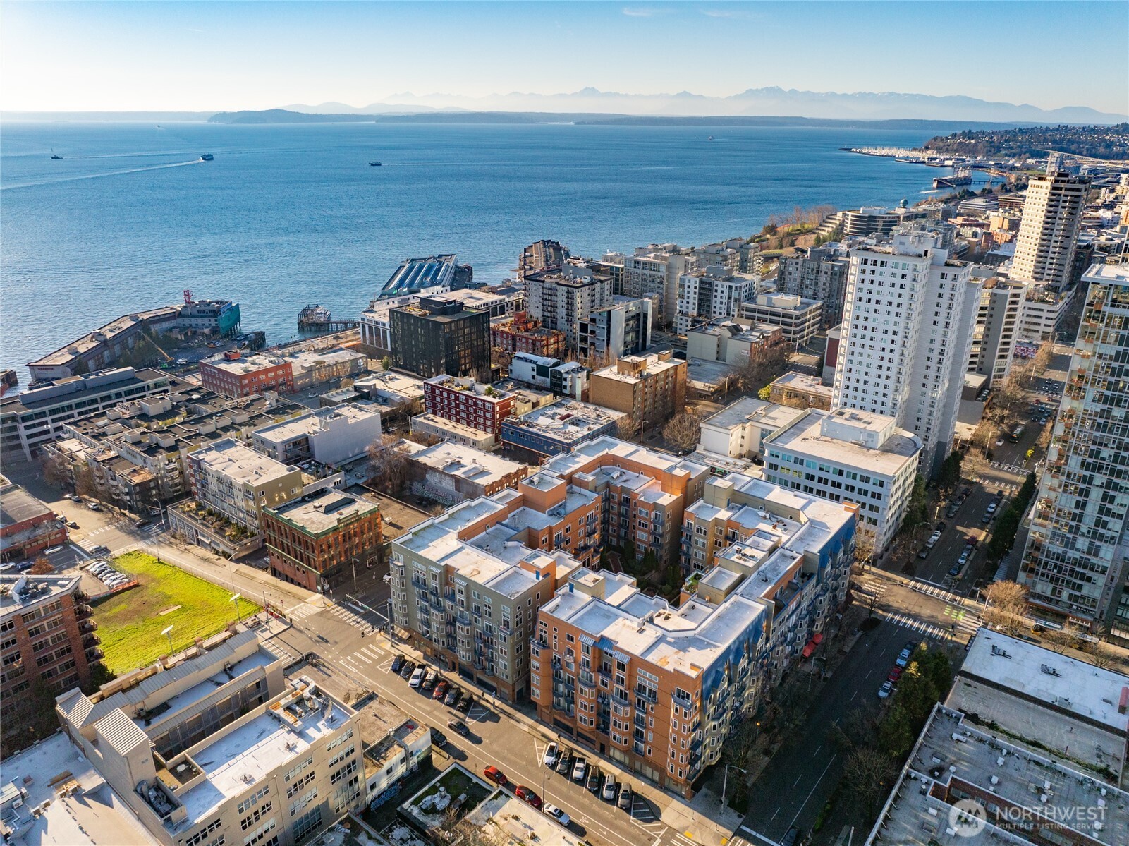 2415 2nd Avenue, Unit 432 Seattle, WA 98121 - Photo 35 of 36