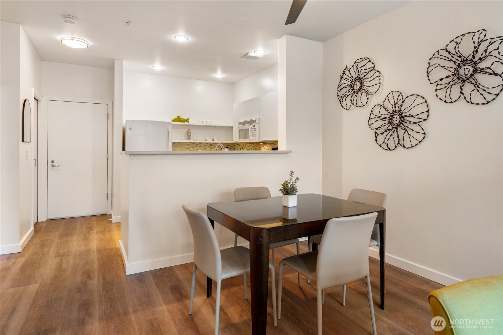 2415 2nd Avenue, Unit 432 Seattle, WA 98121 - Photo 10 of 36