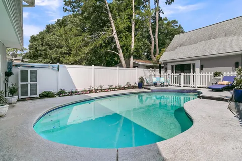 $1,395,000 | 2142 Golfview Drive, Charleston, SC 29412