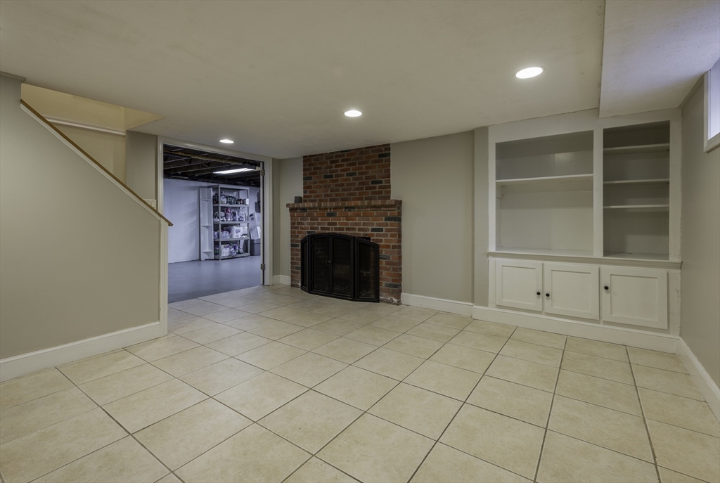 34 Porter Lane Hamilton, MA 01982 - Photo 31 of 34