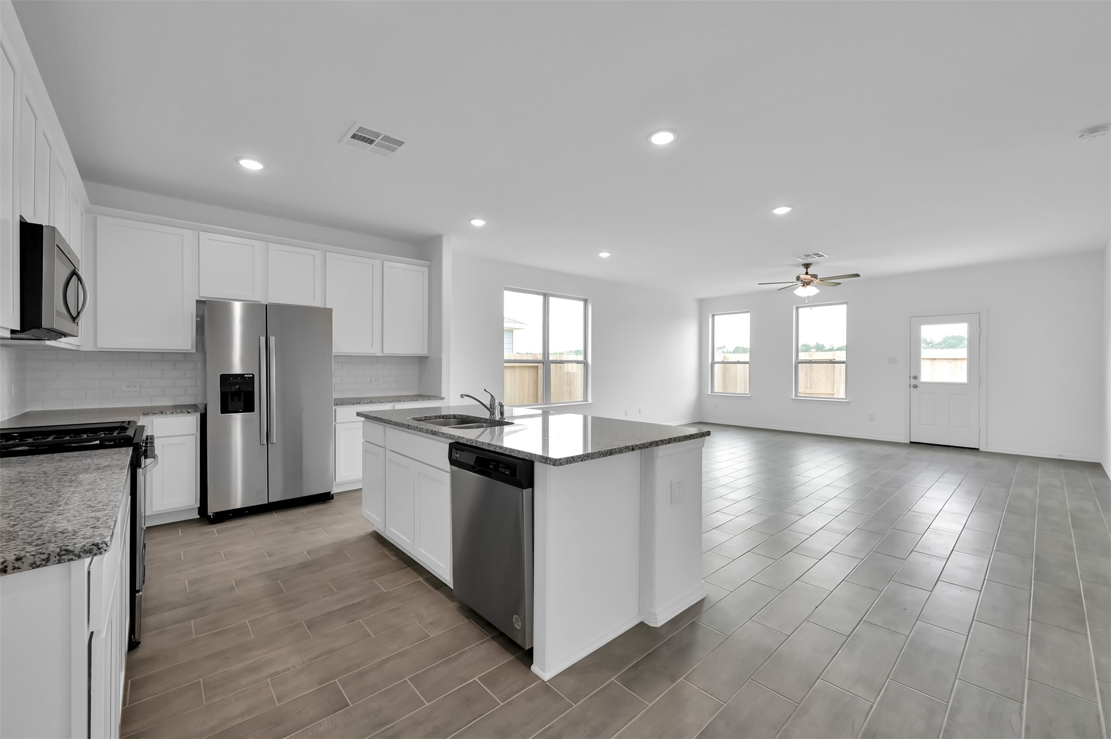 9699 Caney Trails Road Conroe, TX 77303 - Photo 3 of 16