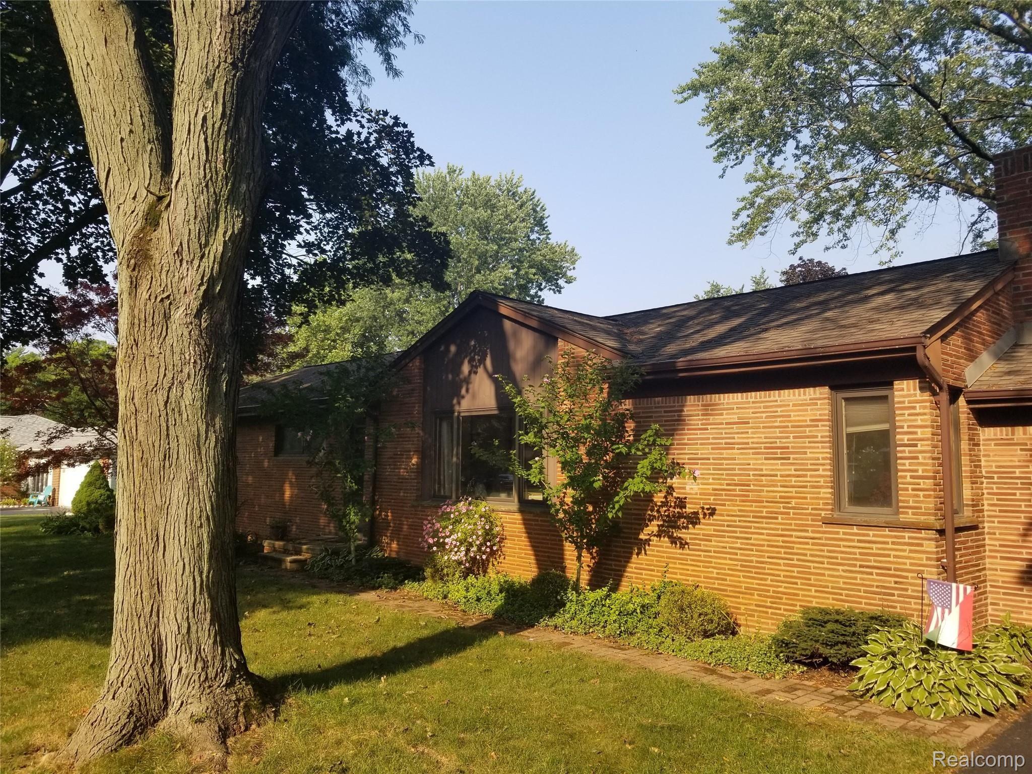 1708 Pedersen Road Walled Lake, MI 48390 - Photo 20 of 21 20200826_173531.jpg