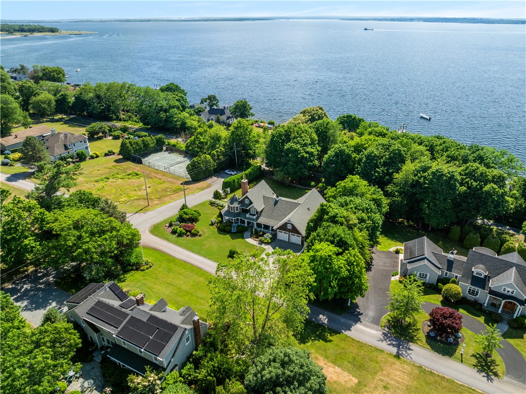 19 Ledge Road Bristol, RI 02809 - Photo 2 of 14
