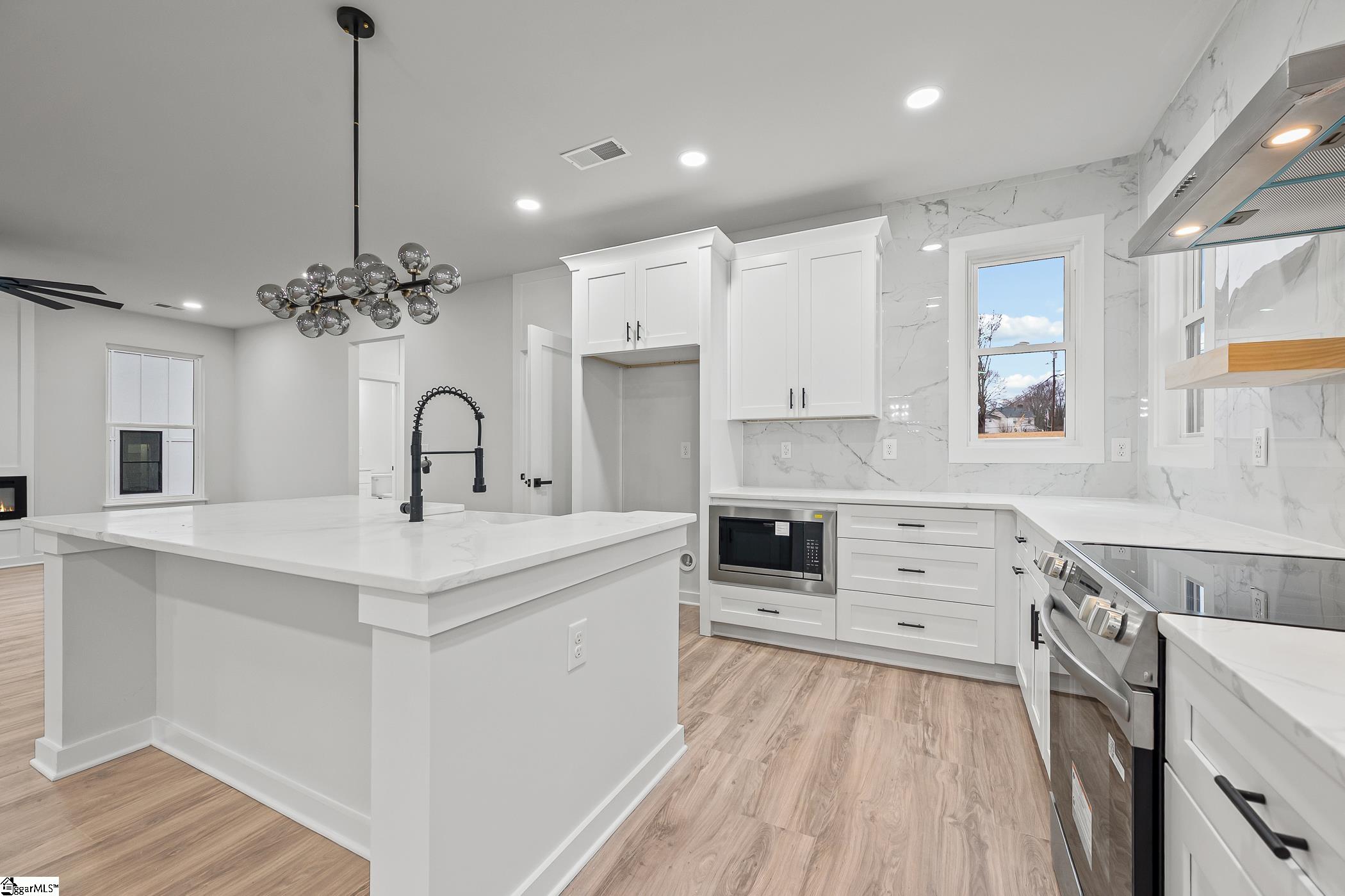 323 Hunts Bridge Road Greenville, SC 29617 - Photo 10 of 32