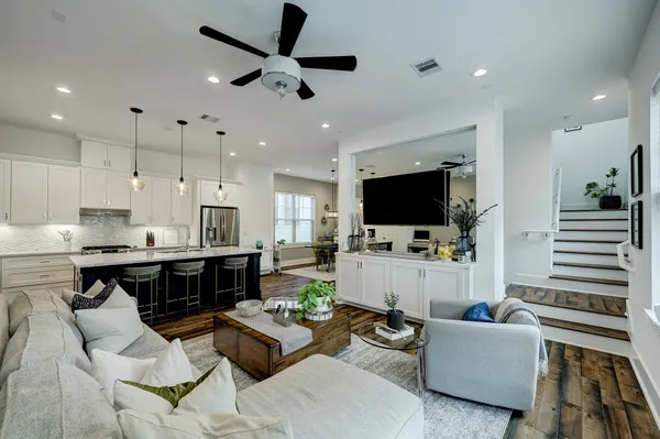 $3,600 | 4214 Eli Street, Unit B, Houston, TX 77007
