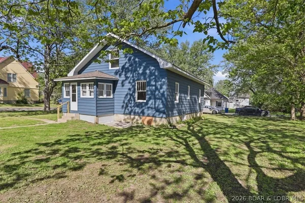 $180,000 | 301 South Locust Street, Eldon, MO 65026