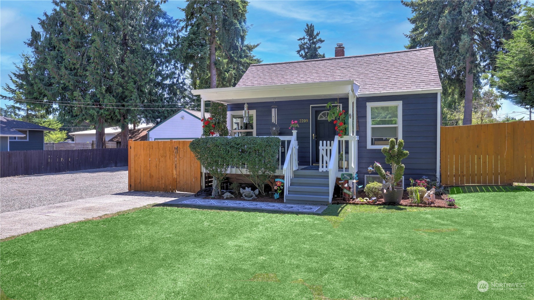 2209 Northeast 20th Street Renton, WA 98056 - Photo 3 of 24 Gallery Image 3