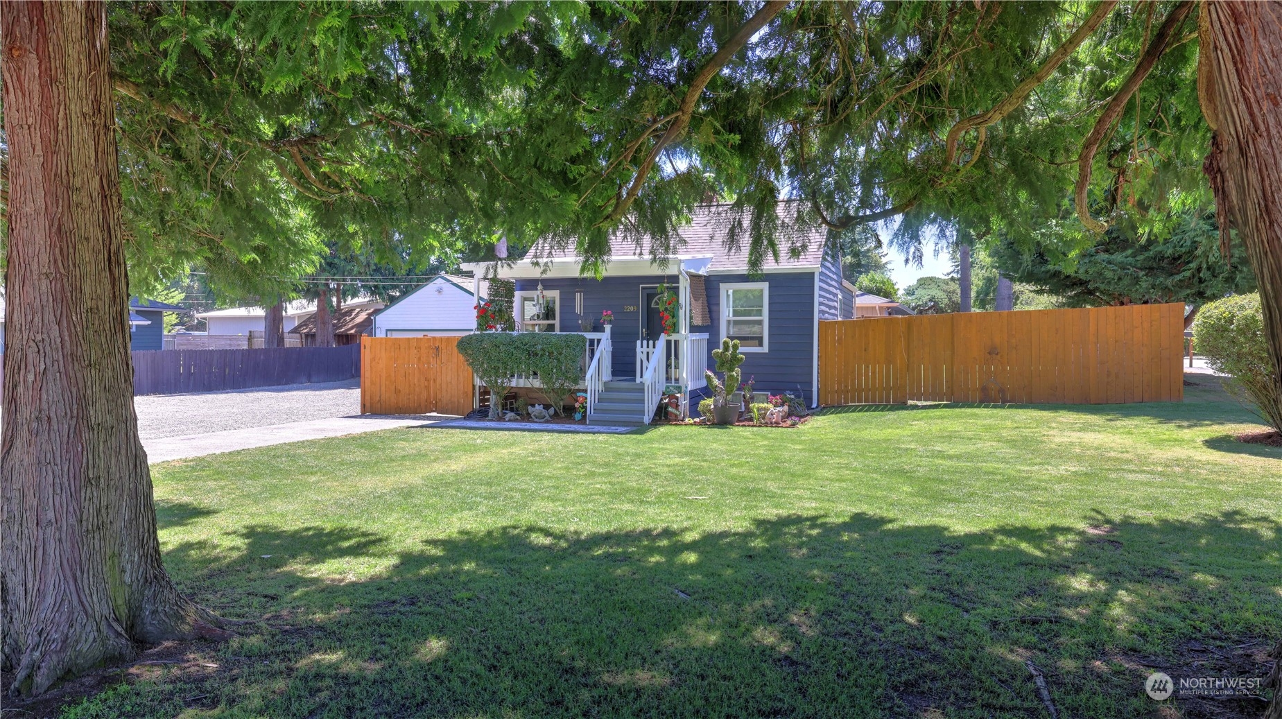 2209 Northeast 20th Street Renton, WA 98056 - Photo 4 of 24 Gallery Image 4
