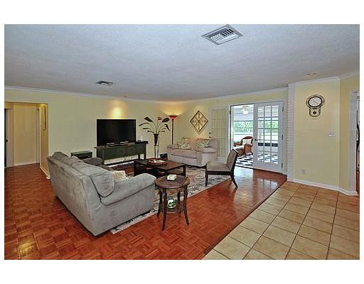 1000 Southwest 13th Place Boca Raton, FL 33486 - Photo 18 of 23 Living Room