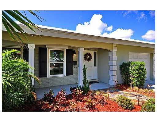 1000 Southwest 13th Place Boca Raton, FL 33486 - Photo 2 of 23 Exterior Front