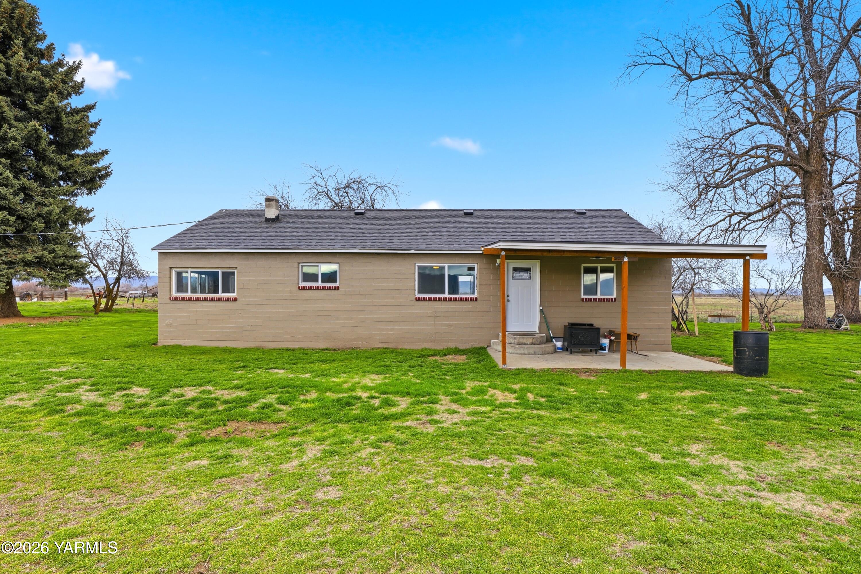 13951 Fort Road White Swan, WA 98952 - Photo 2 of 30 13951 Fort Rd002