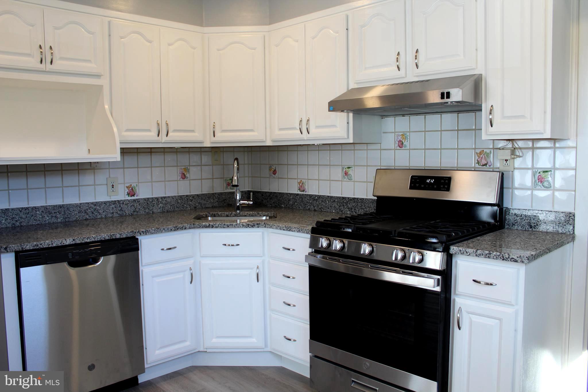 1019 Surrey Road Philadelphia, PA 19115 - Photo 11 of 31