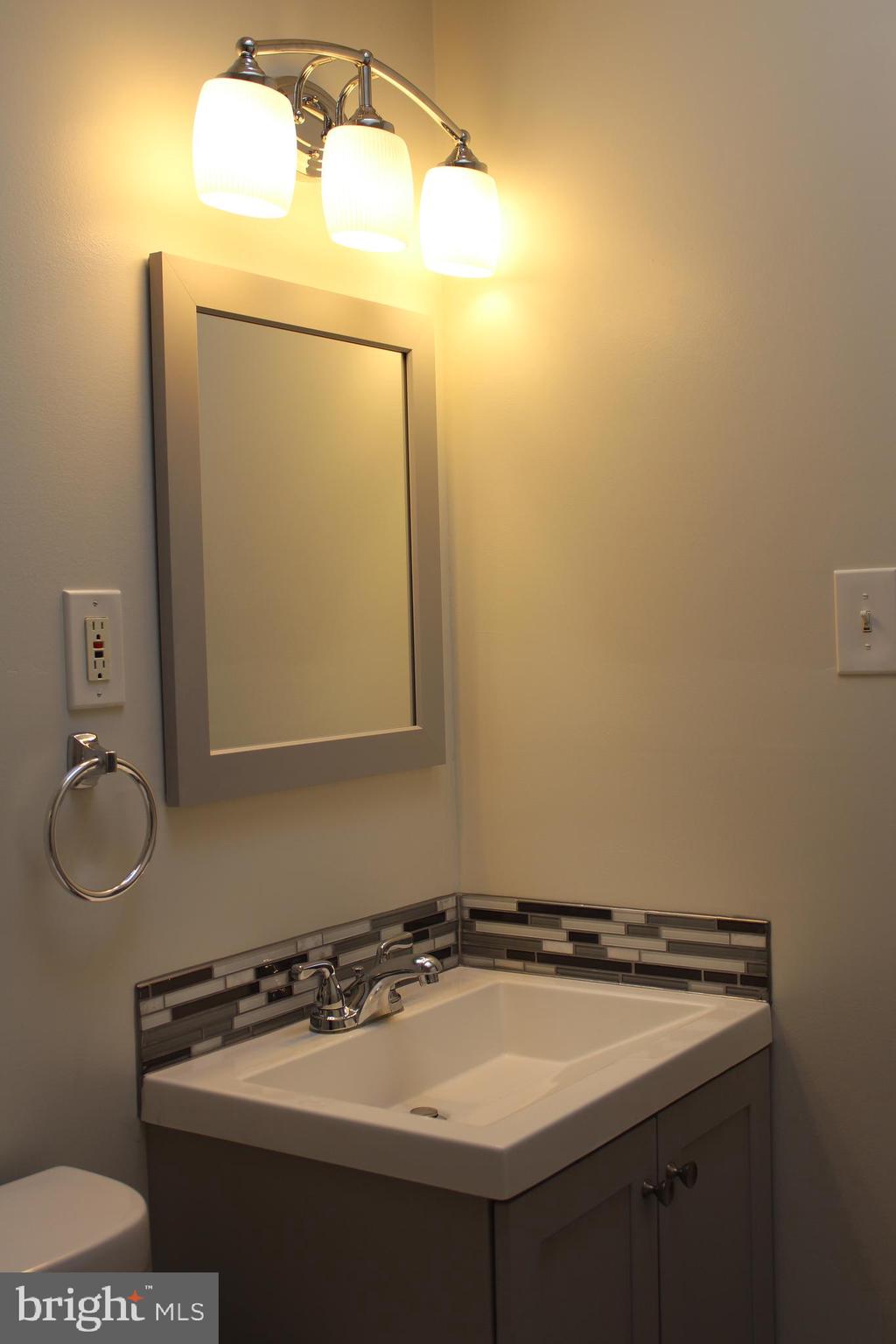 1019 Surrey Road Philadelphia, PA 19115 - Photo 15 of 31