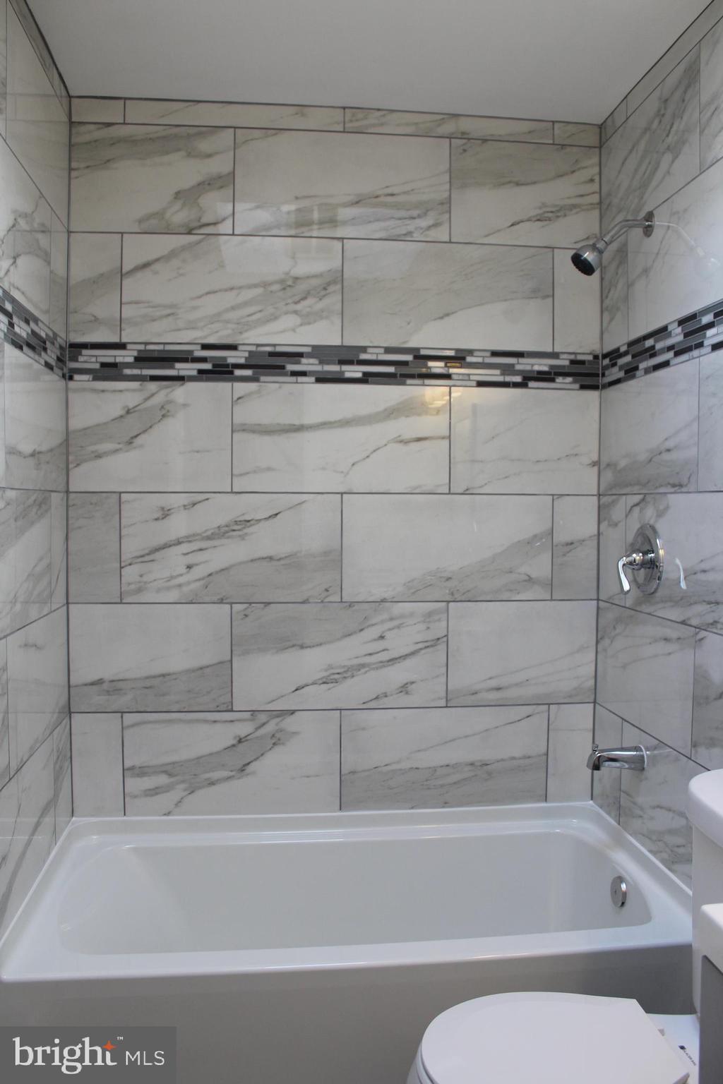 1019 Surrey Road Philadelphia, PA 19115 - Photo 18 of 31