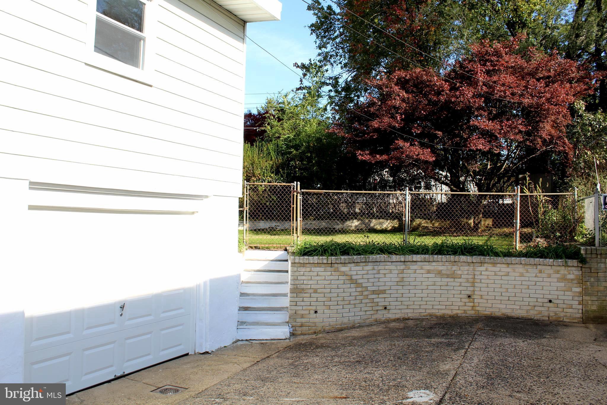1019 Surrey Road Philadelphia, PA 19115 - Photo 28 of 31