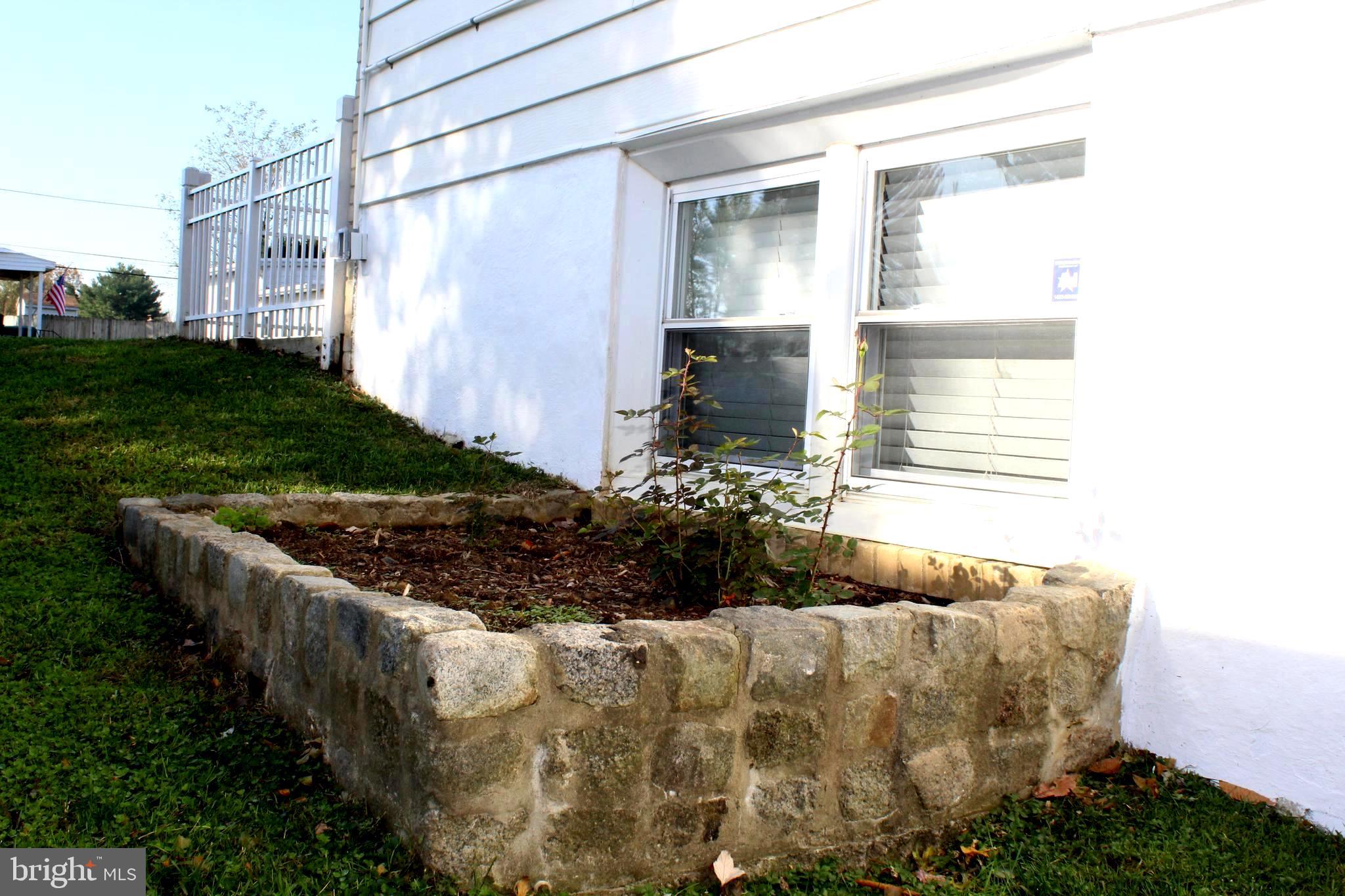 1019 Surrey Road Philadelphia, PA 19115 - Photo 4 of 31