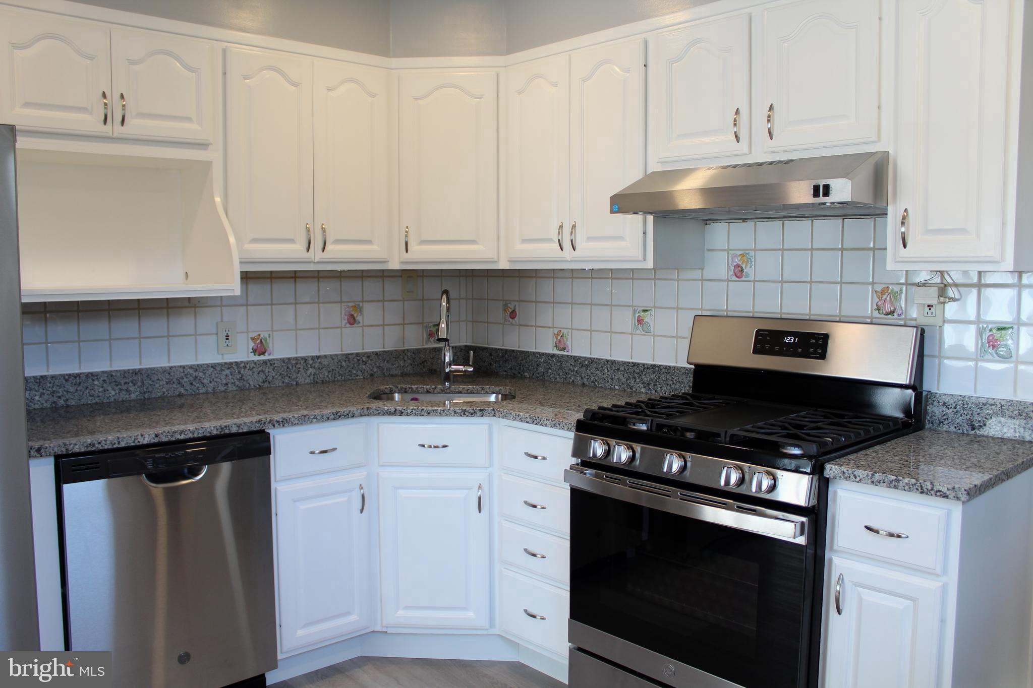 1019 Surrey Road Philadelphia, PA 19115 - Photo 7 of 31
