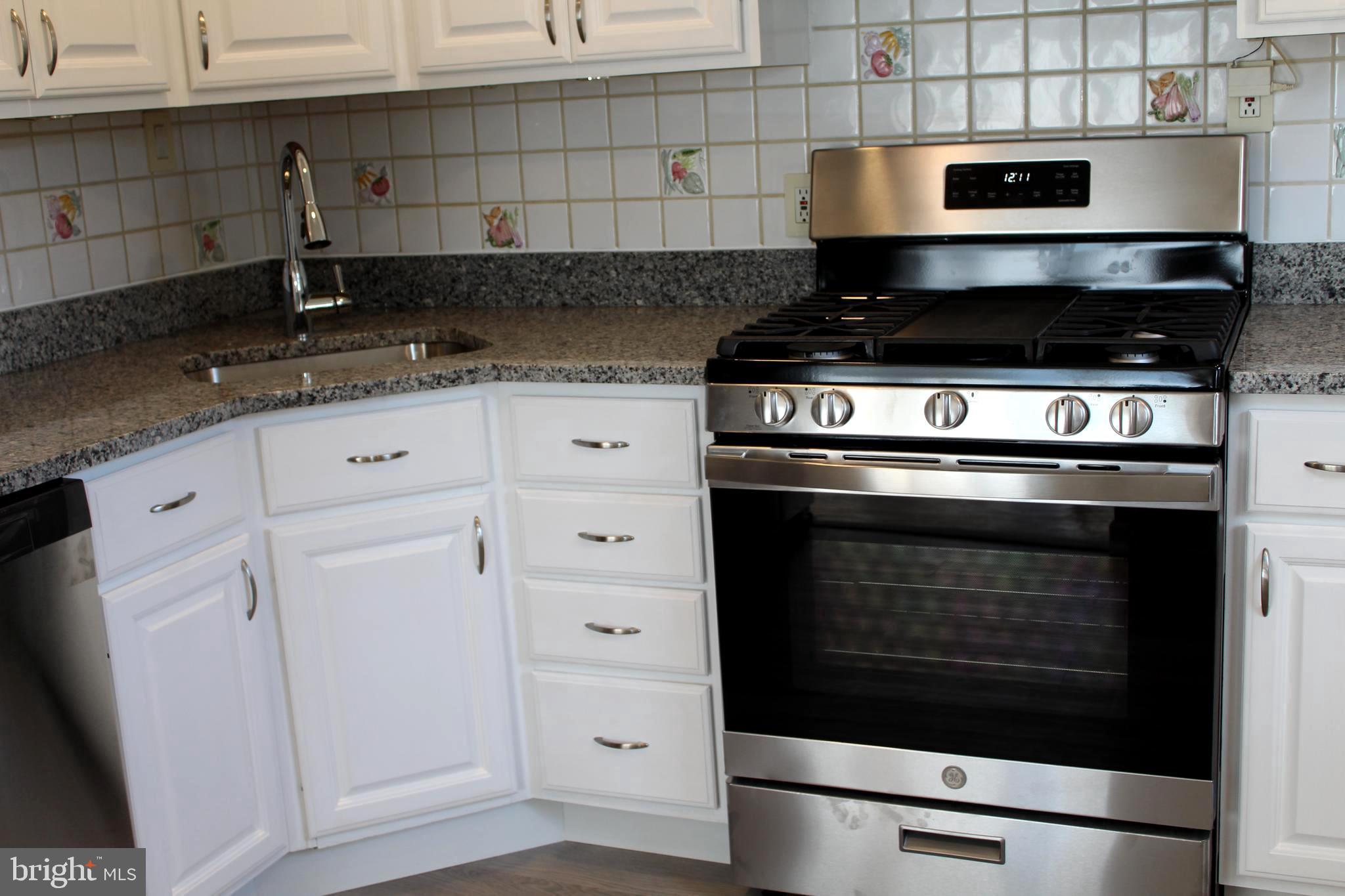 1019 Surrey Road Philadelphia, PA 19115 - Photo 8 of 31